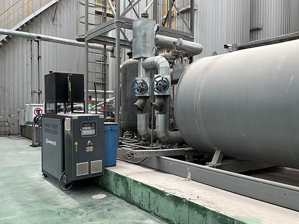 高溫導(dǎo)熱油模溫機(jī)2